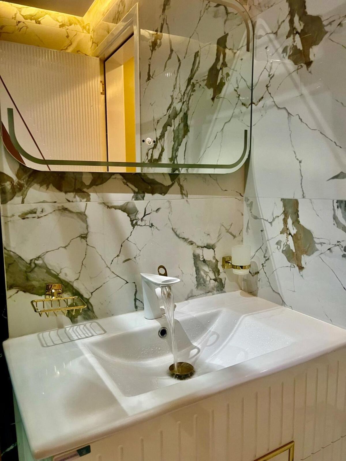 Premium 3br - Perfect For Business & Leisure Apartment *